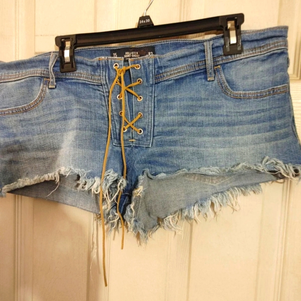 HOLLISTER SHORTS